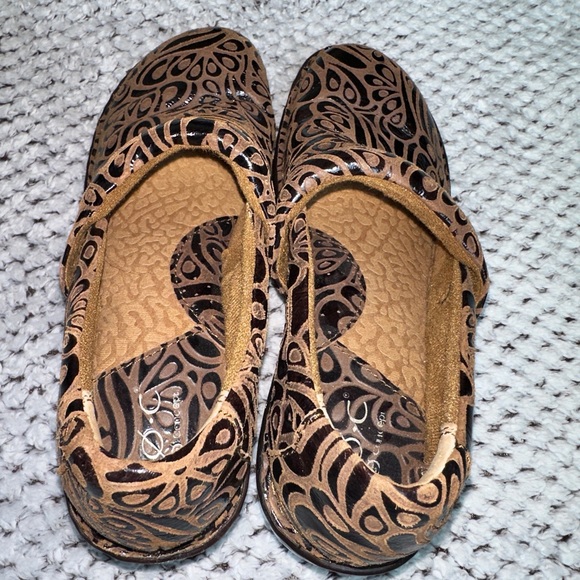 😍 BOC Born Concept Women's Peggy Brown Embossed Leather Clogs Size 7.5 - Picture 2 of 8